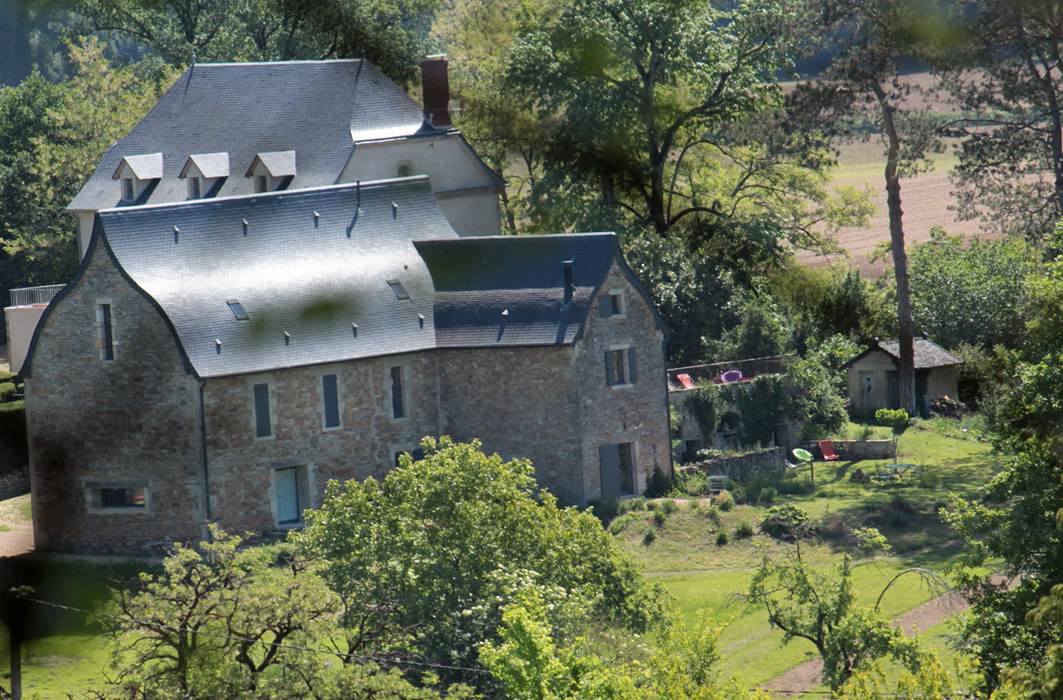 l'ensemble bâti du domaine Le Broual, gîtes et chambres d'hôtes de caractère dans le Lot