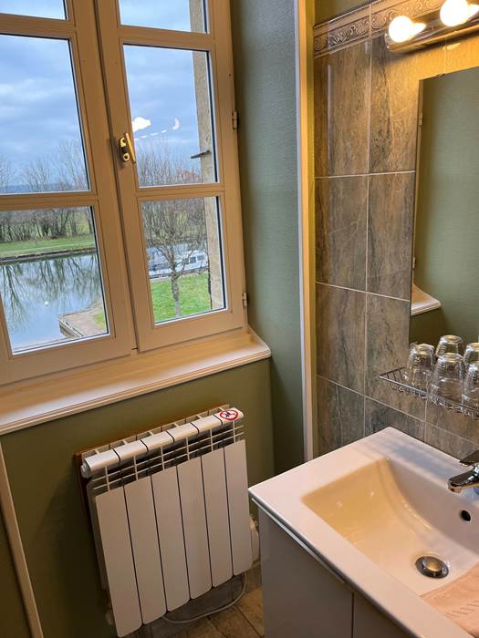 Salle de Bain / Port de Plaisance - Bathroom / Marina