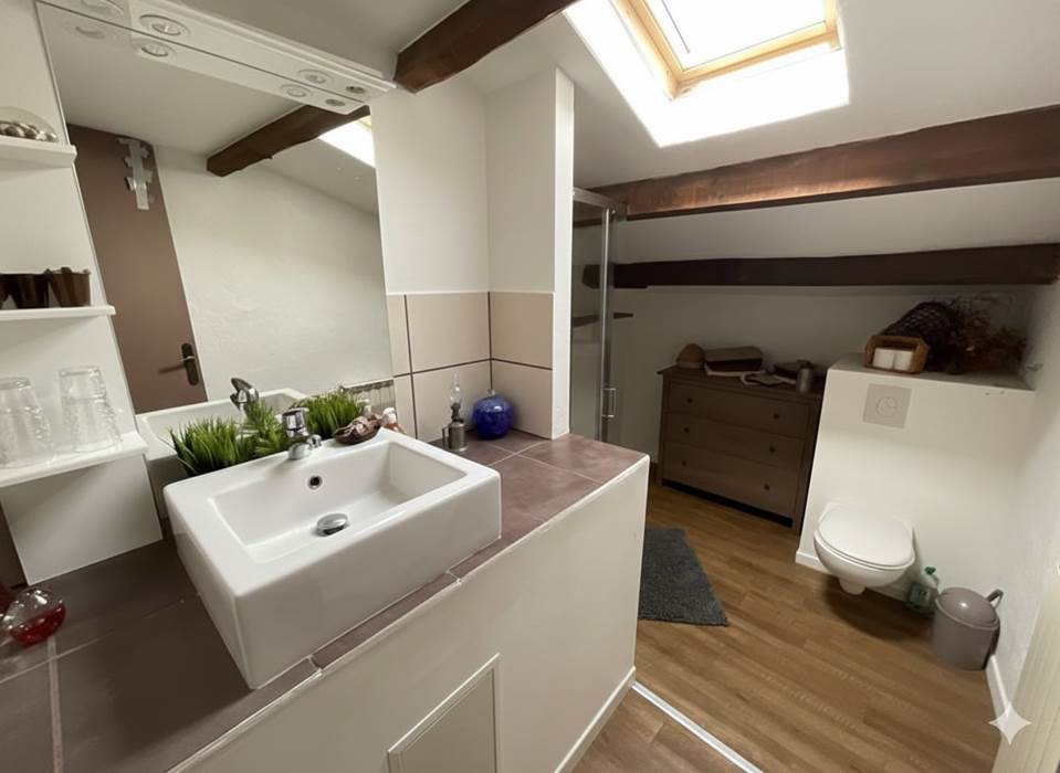 ombrebleuedufiguier-chambre-châtaigne-salle de bains