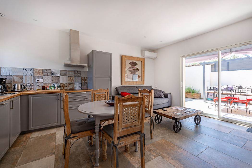 Villa-Riviera-espace-de-vie-cuisine-Casa-Dina