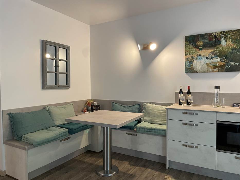 Coin Repas / Travail - Chambre MAUZAC (RDC)