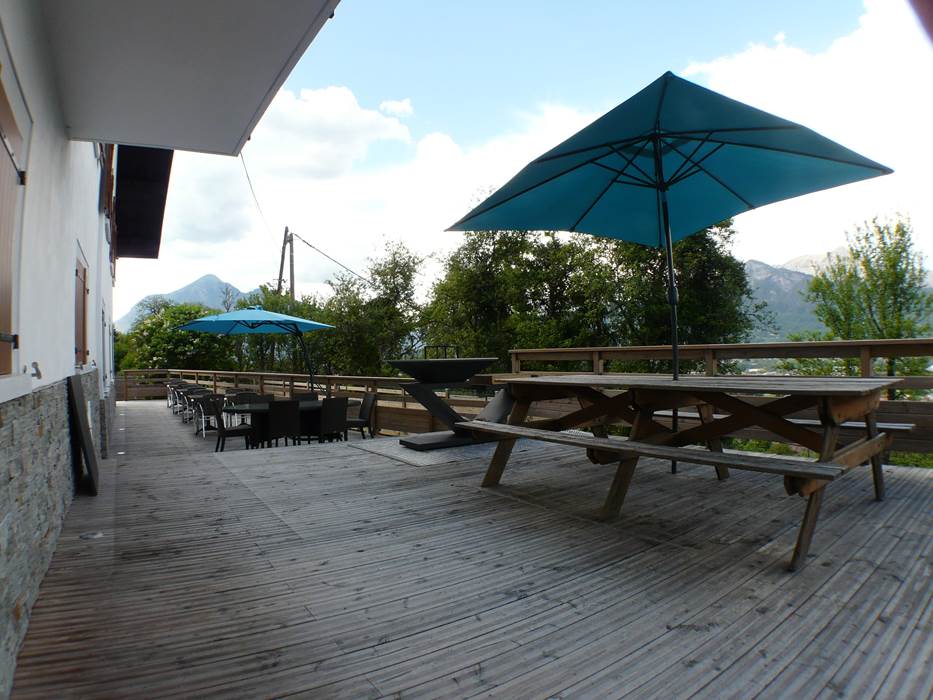 terrasse commune avec les chambres d'hôtes