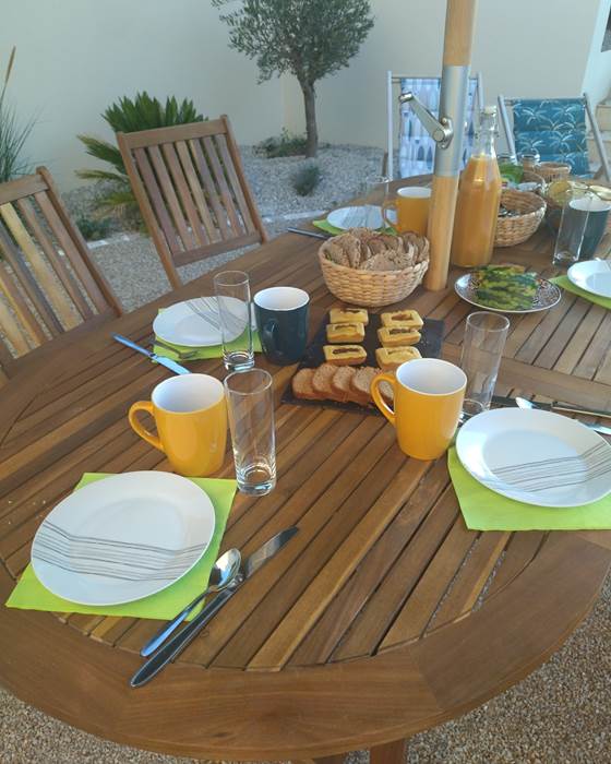 Petit-déjeuner en extérieur