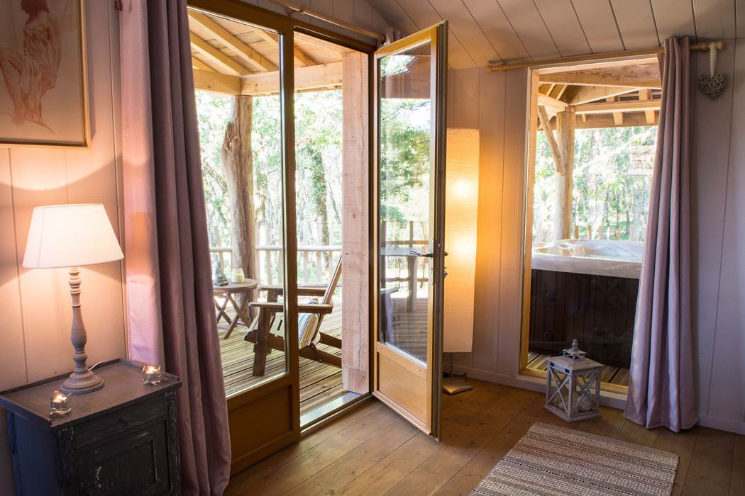 Face au lit - Cabane MELEZE