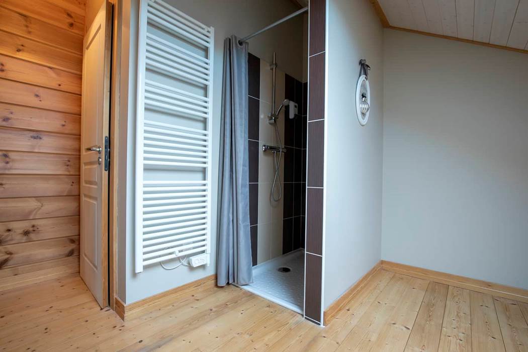 Ô refuge divin -  douche a l'italienne - piscine chauffée couverte, pétanque, mini golf, ping pong...