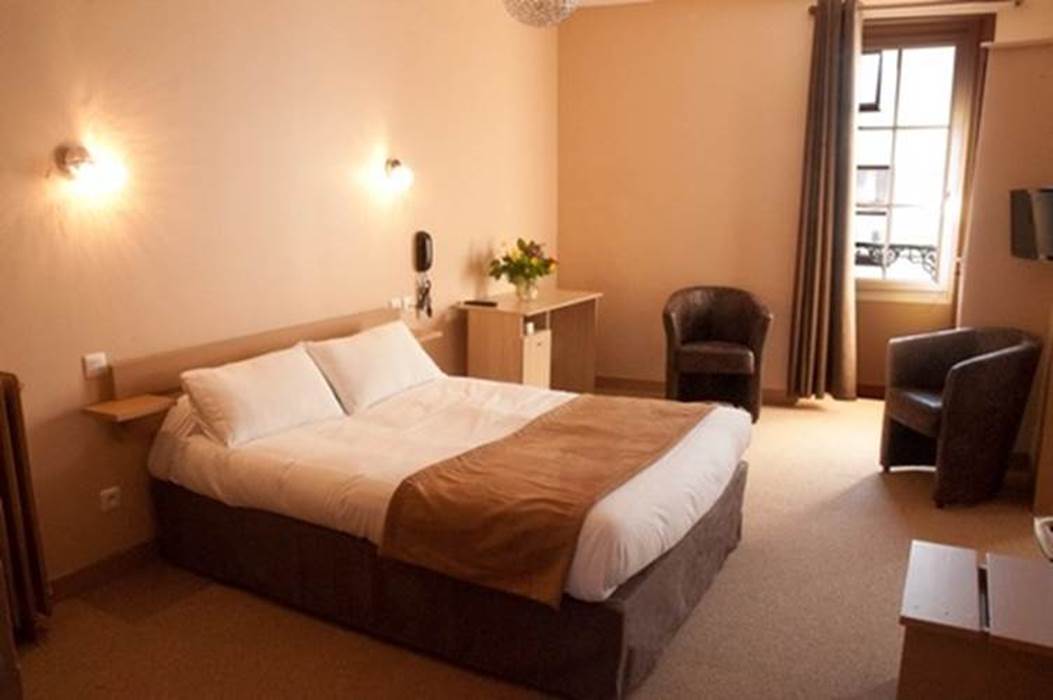 hotel-angouleme-des-pyrenees-1