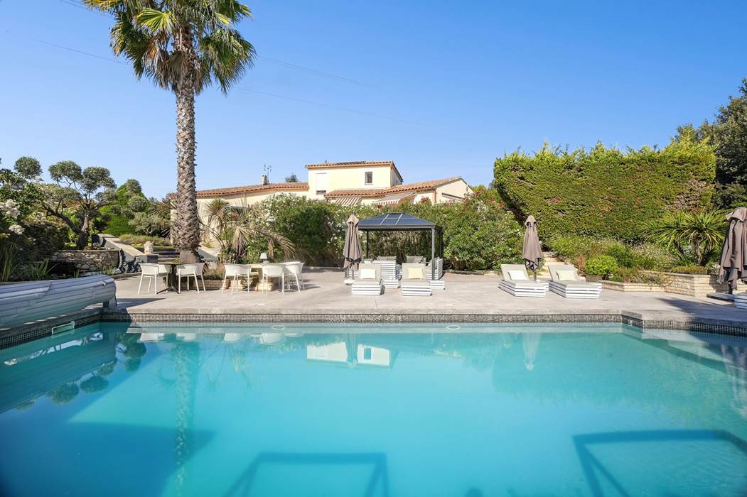 CASADINA.PISCINE.SOMMIERES.GITES.OCCITANIE