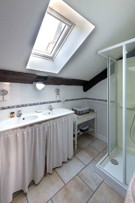 suite des ecoliers  salle d'eau