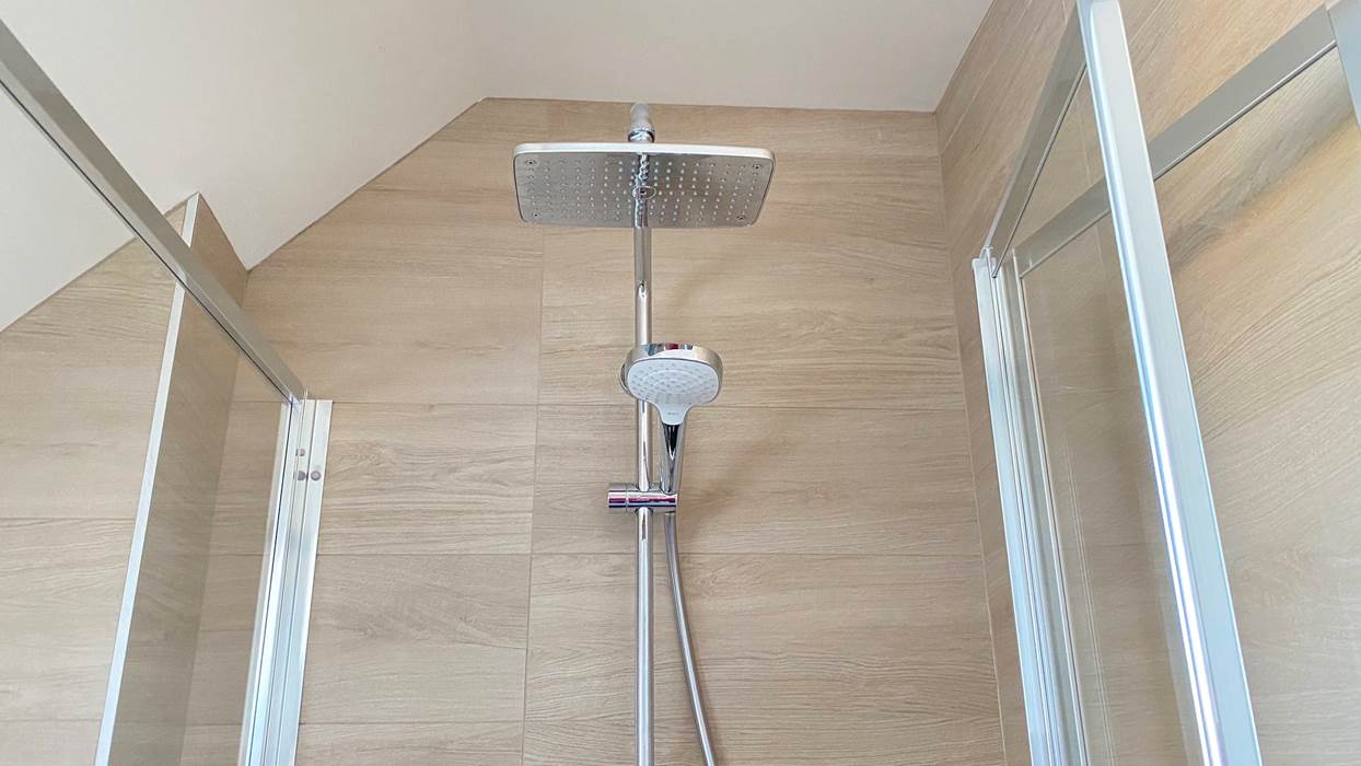 Chambre d'hote la Korrigane_Binic-Etables sur mer_ Hotel_tete de douche 0