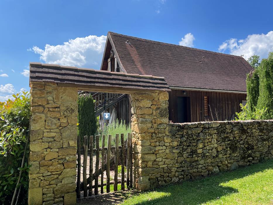 Entrée indépendante - Chambre CASTANG (1er étage)