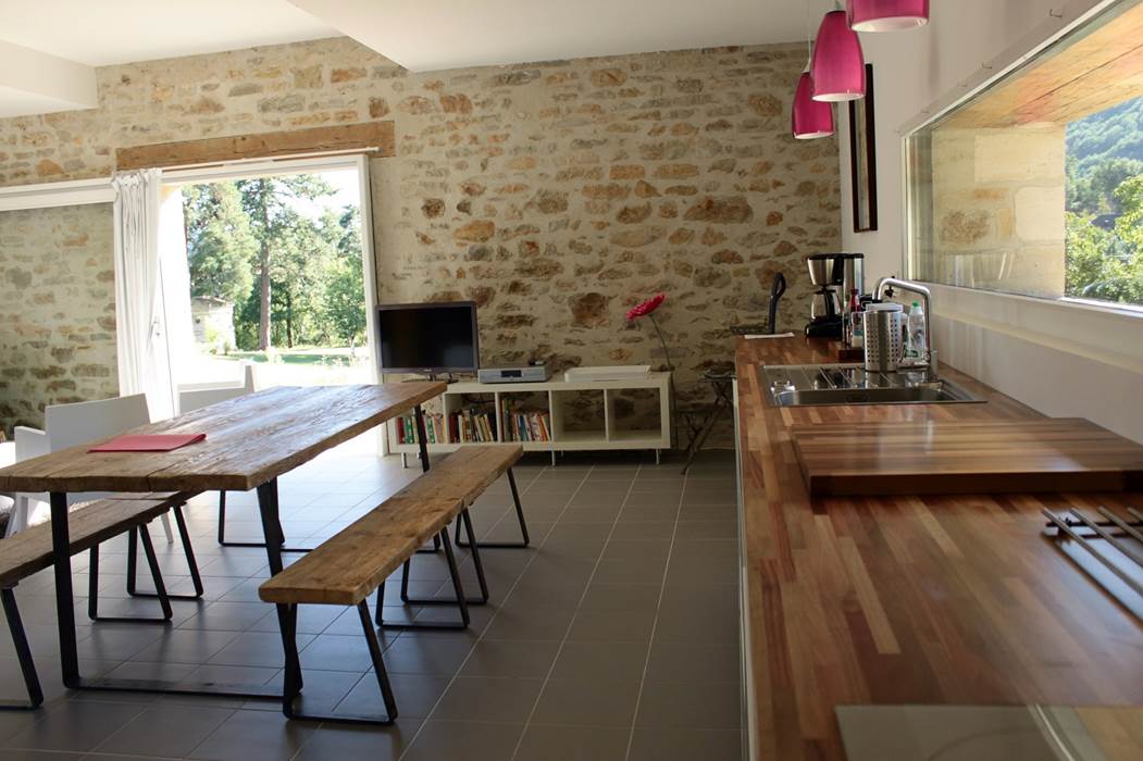 La cuisine de la grange étable du Broual, gîte de charme dans le Lot