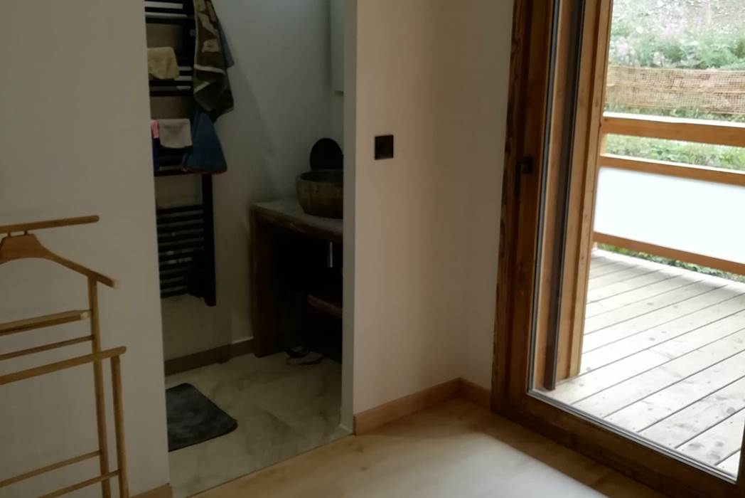 L'oxalis-70m²-n°812-appartement-Taninges-entrée-salle-de-bain