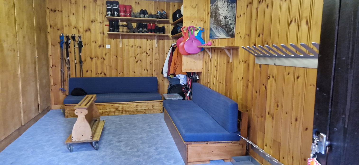 SKI ROOM