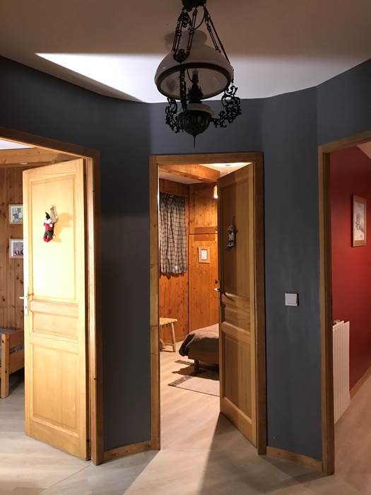 rotonde déservant 4 chambres en bas (7)