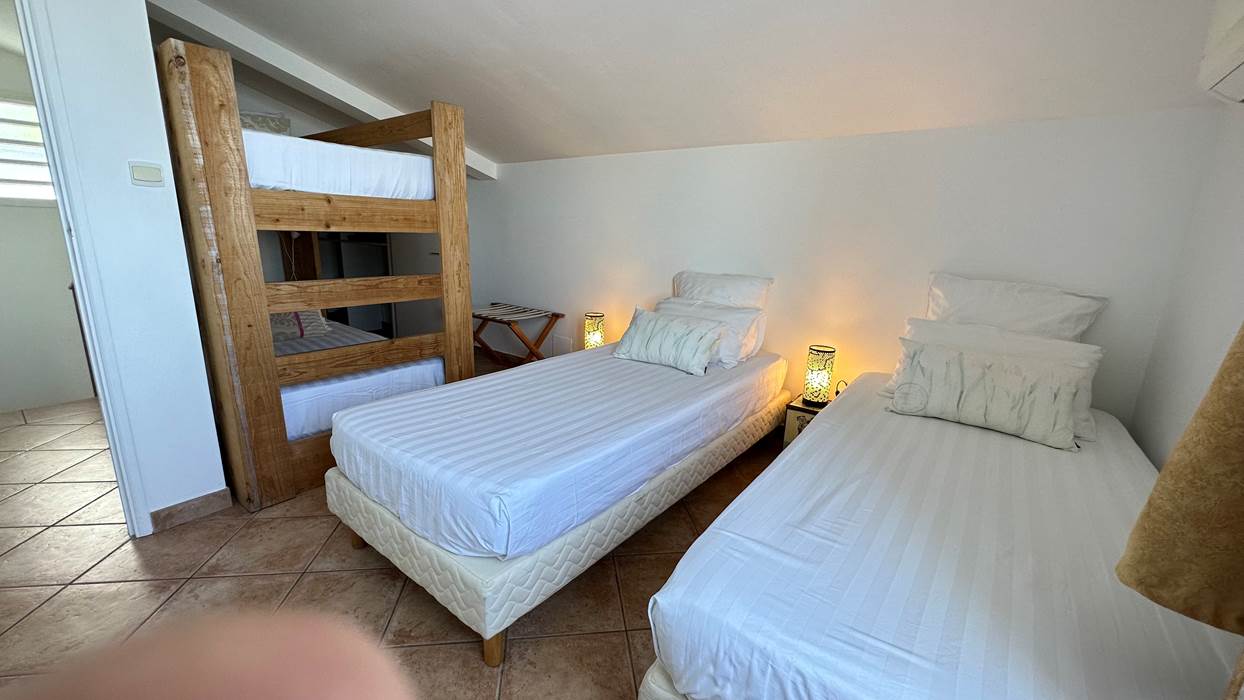 la chambre Marmaille (ses lits jumeaux, 1er étage)