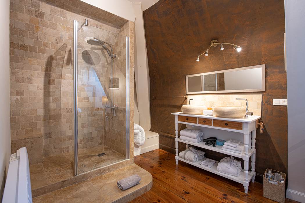 20salledebaintravertinplanvasquedouche