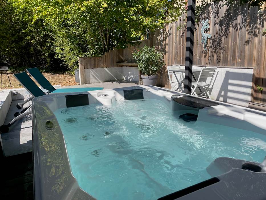 jacuzzi privatif-Sarlat-Dordogne-week-end