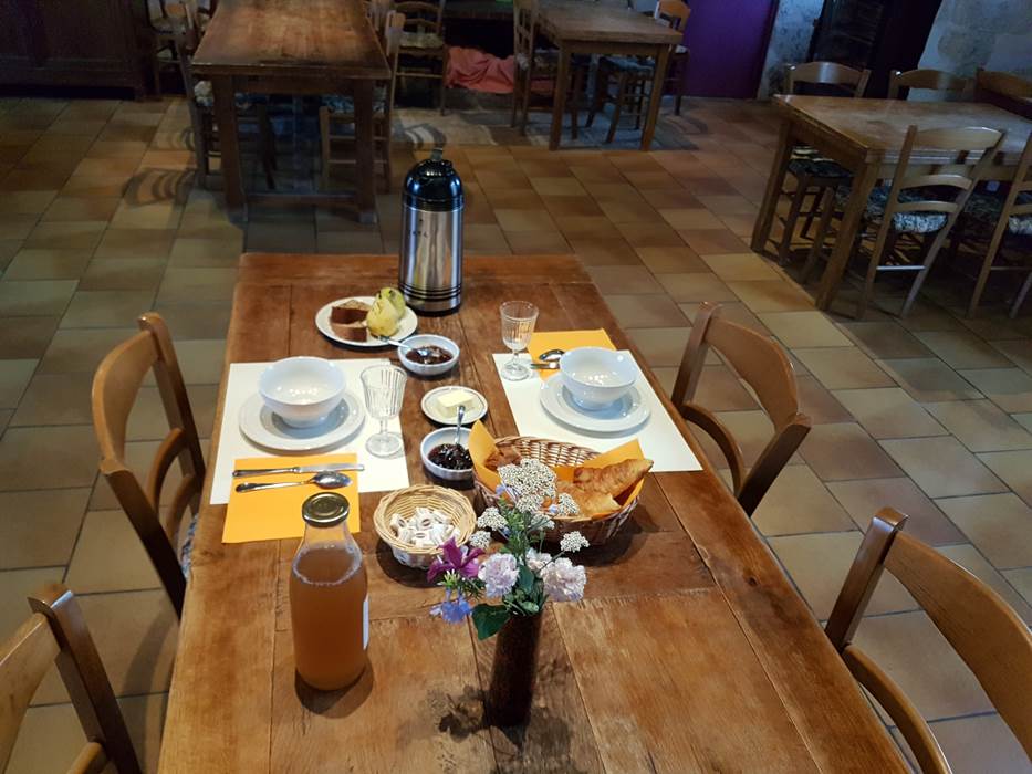 petit déj dans la salle commune