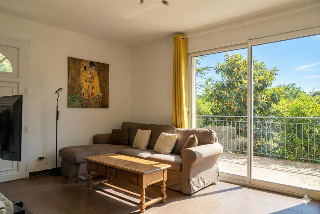 ombrebleuedufiguier-gîte-tournesols-salon 2 - Grande