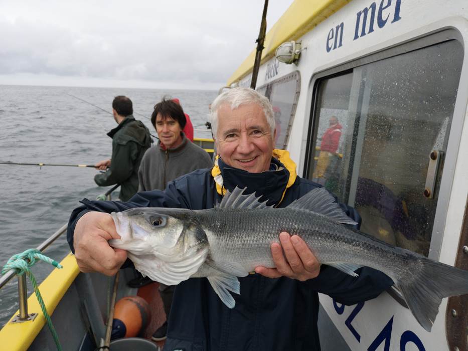 Parfois la pêche en dérive réserve de belles surprises...comme ici un joli bar!