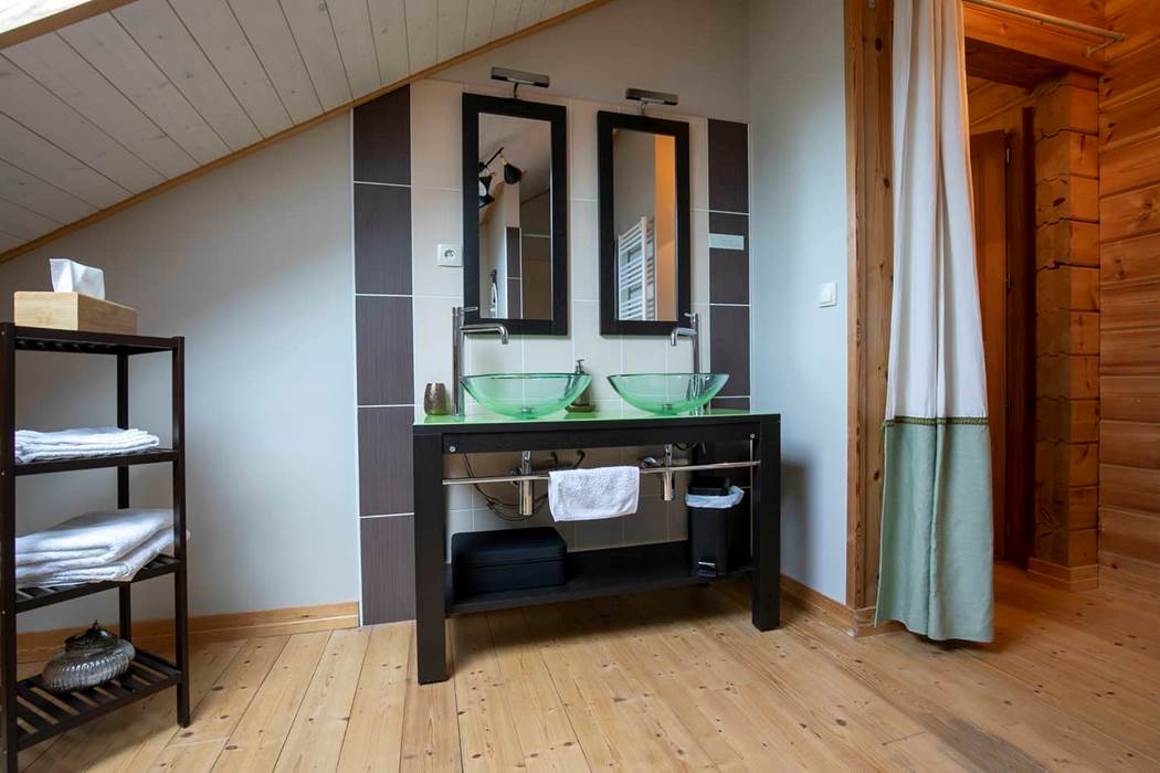 Ô refuge divin -  salle de bain privee et wc séparé - piscine chauffée couverte, pétanque, mini golf, ping pong...