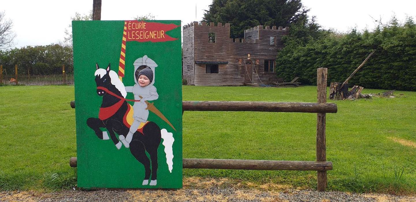 Prenez une photo de votre enfant en chevalier devant notre château