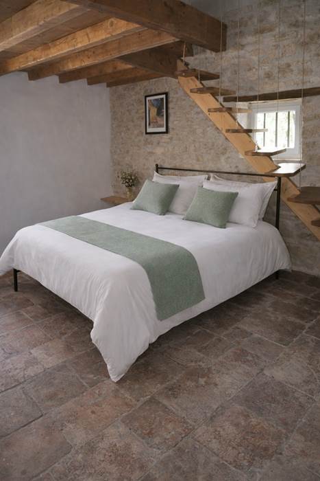 Chambre rustique avec accents verts