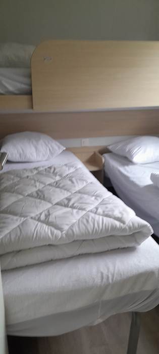 ch 2      2 adultes et 1 enfant de moins de 6 ans