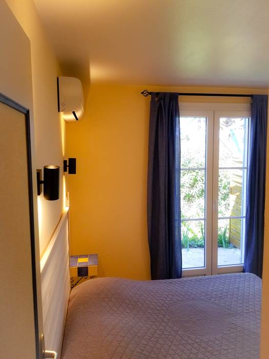 petite vue terrasse arrière de la chambre