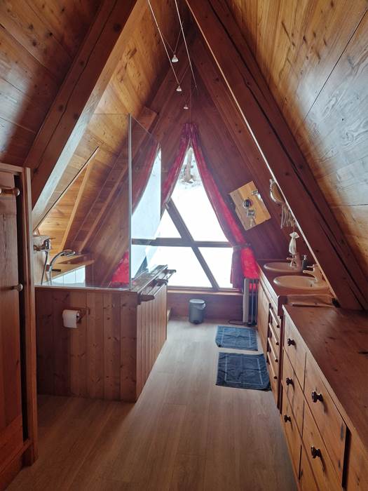 SALLE DE BAIN ETAGE