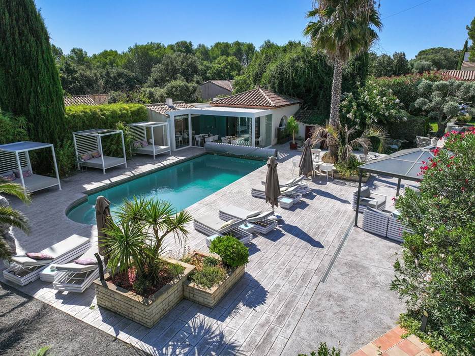 CASADINA.SOMMIERES.RESTAURANT.PISCINE.