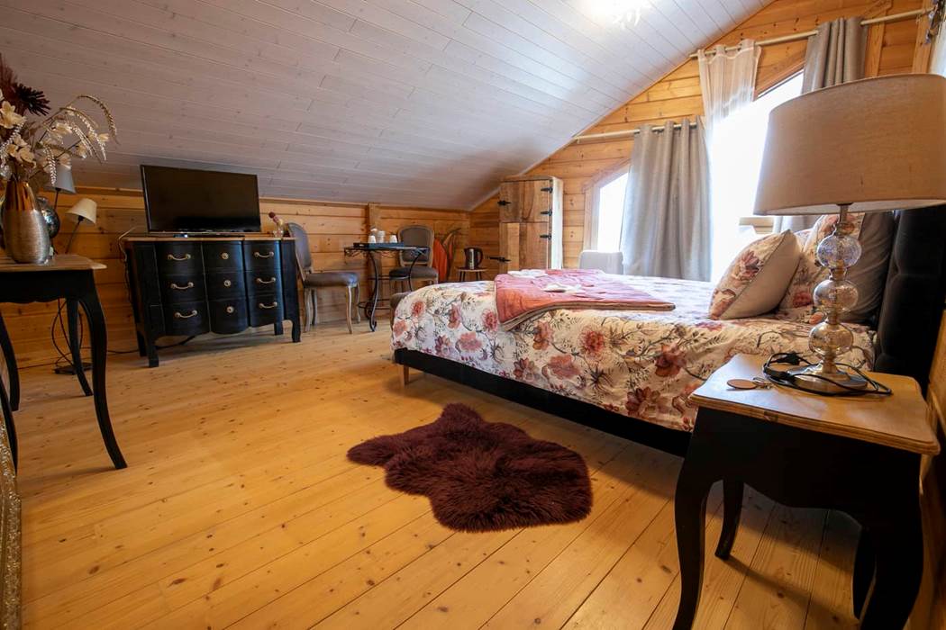 Chambre à l' étage,  Chambres d'hôtes piscine,   Chambres d'hôtes , Sancerre