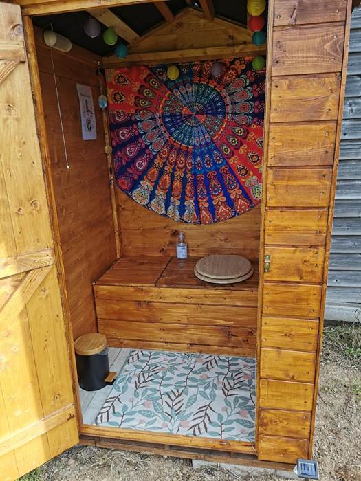 toilettes seches privées cabane