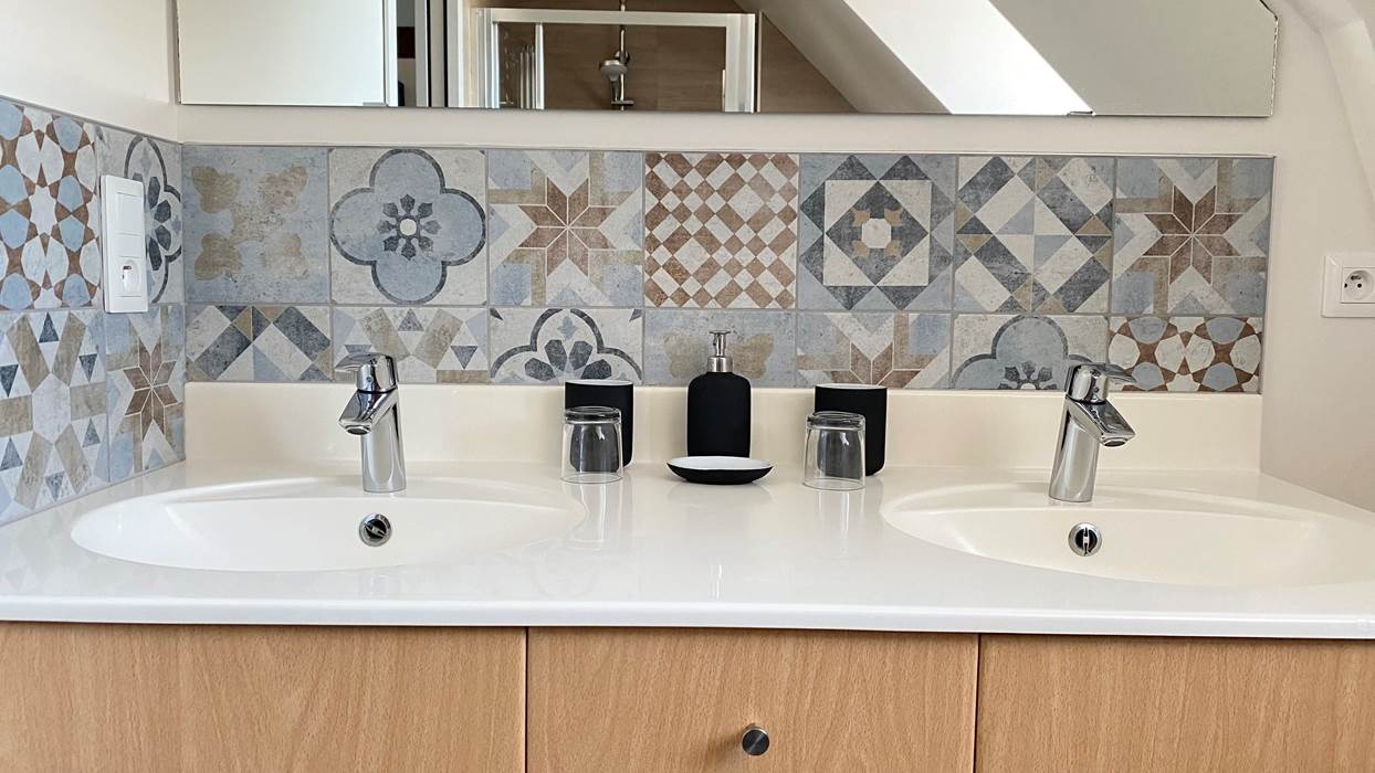 Chambre d'hote la Korrigane_Binic-Etables sur mer_ Hotel_double vasque lavabos