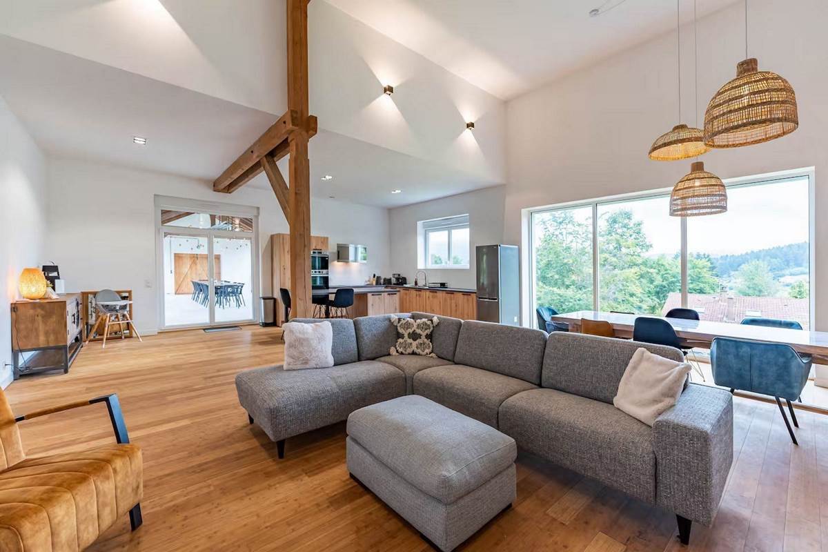 dbe997b6-2f9a-4a22-a971-aebd8a07f059-gallery