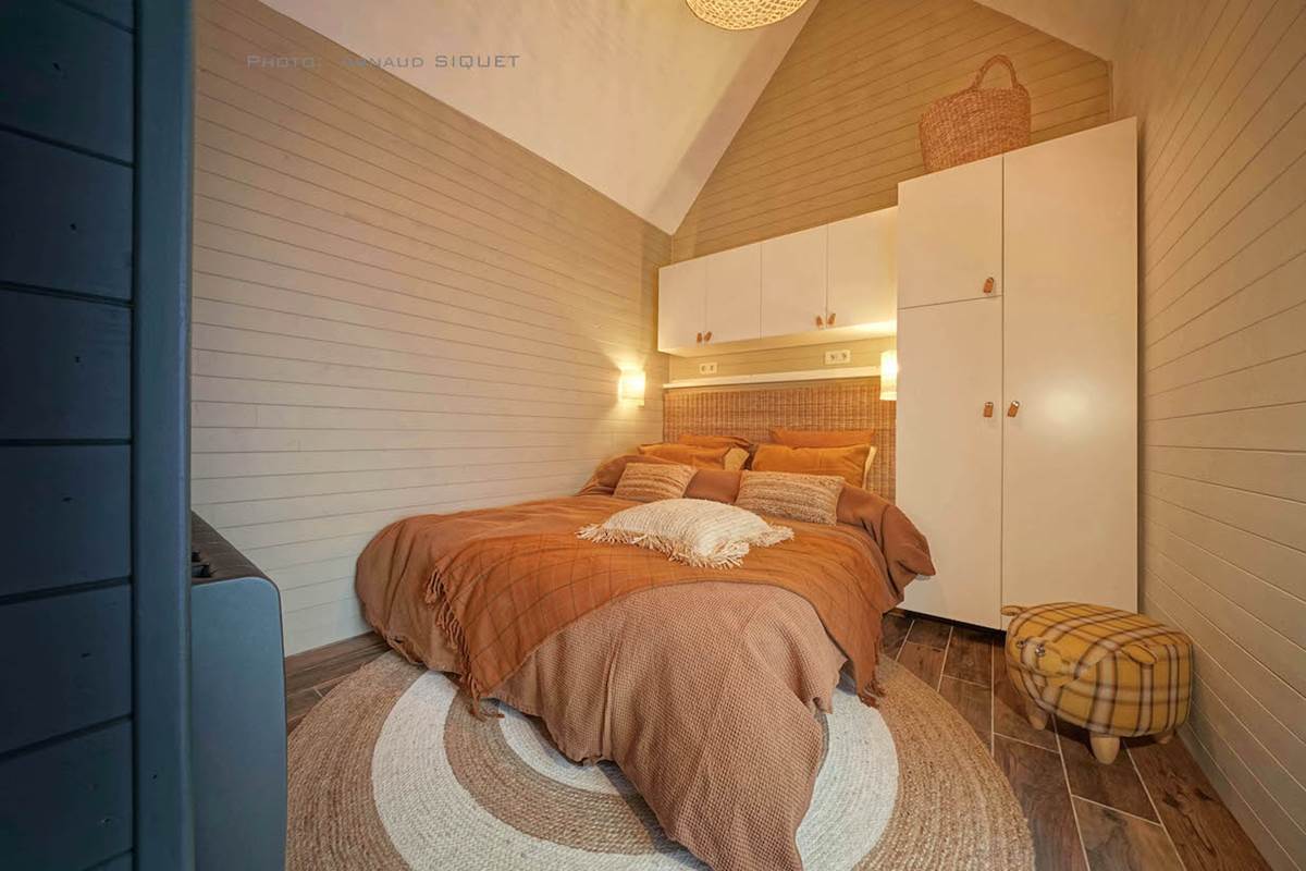 ®GitesLaFermeduParc_queensizebed-gallery
