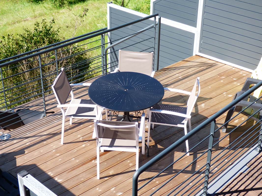 Vue petite terrasse2 Chambres d'Hôtes La Colline aux Yeux Doubs-gallery