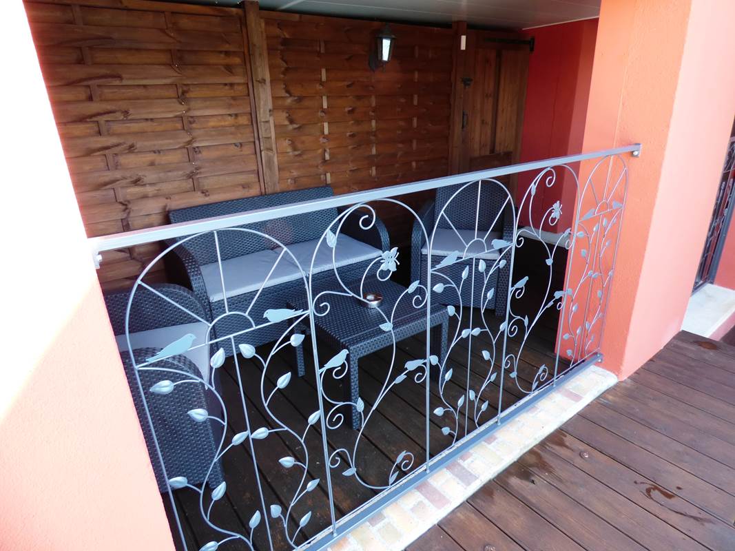 Vue salon Emmanuelle Chambres d'Hôtes La Colline aux Yeux Doubs-gallery