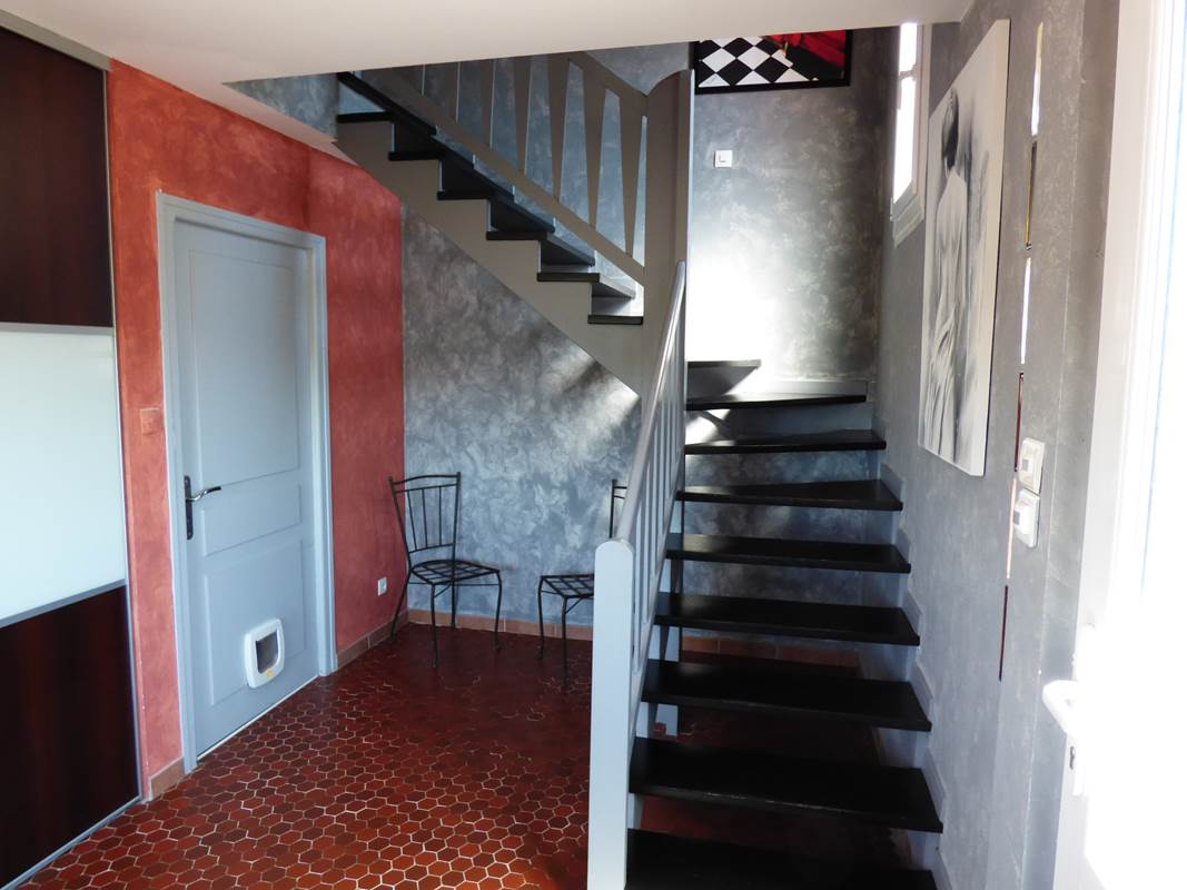 Vue entrée maison Chambres d'Hôtes La Colline aux Yeux Doubs-gallery