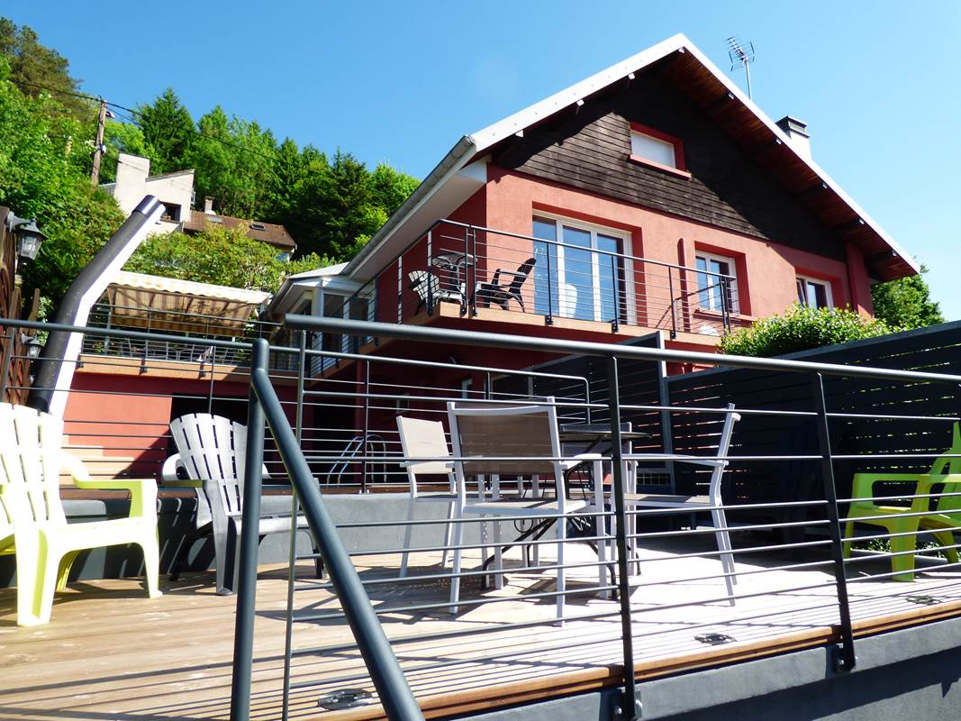 Vue petite terrasse maison 2 Chambres d'Hôtes La Colline aux Yeux Doubs-gallery