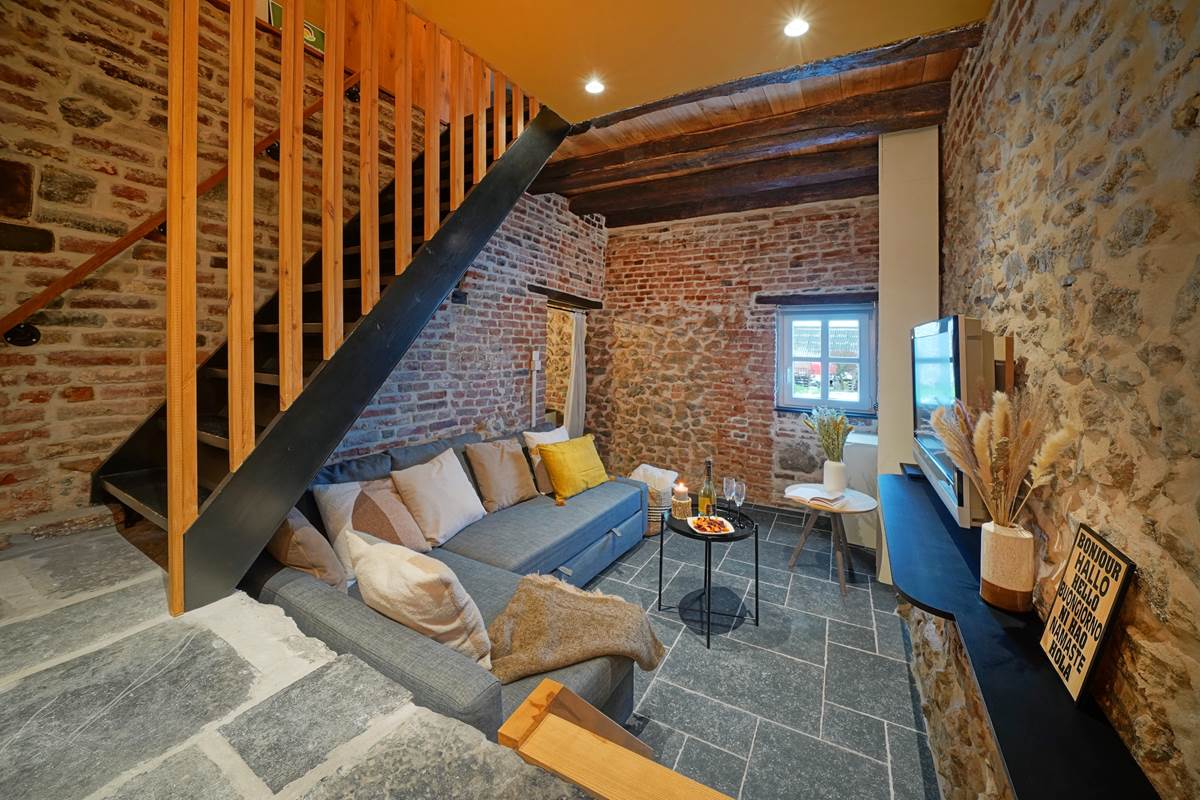 ®GitesLaFermeduParc_cageescalier_fournil-gallery