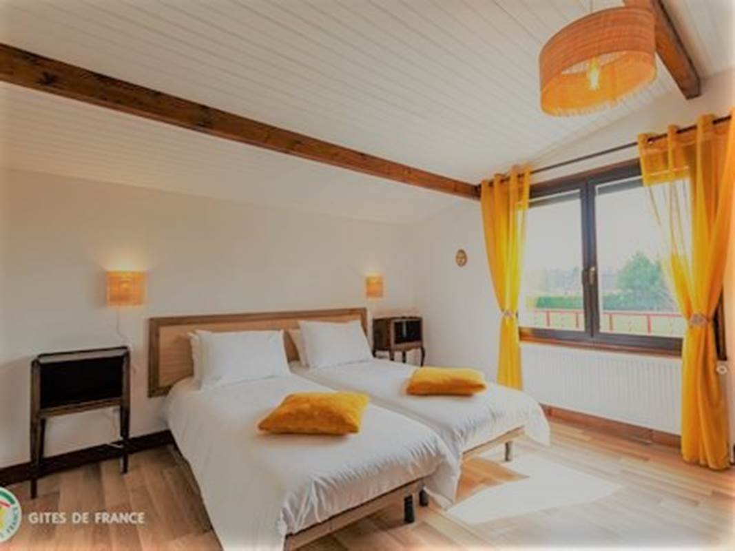 Gîte du Lapin Bleu Chambre Tournesol 2