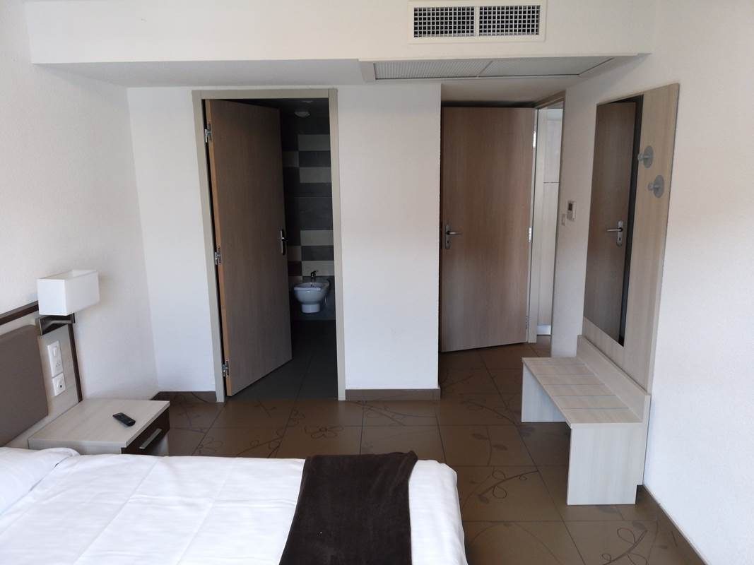 vue chambre salle de bain-gallery