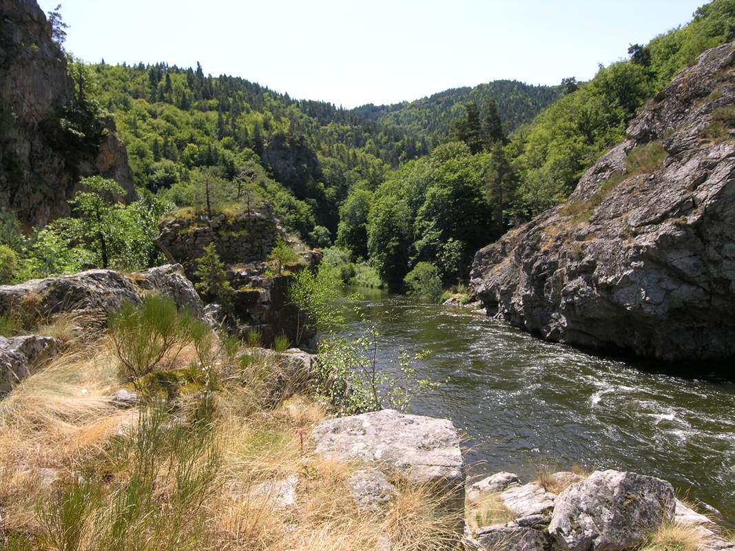 Le pont romain dans les gorges de l'Allier-gallery