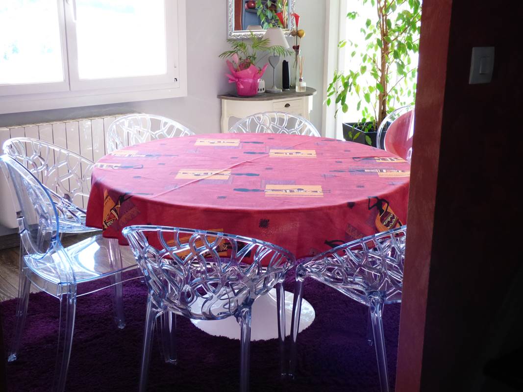 Vue salon petit déjeuner Chambres d'Hôtes La Colline aux Yeux Doubs-gallery