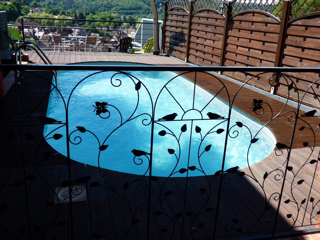 Piscine terrasse Emmanuelle Chambres d'Hôtes La Colline aux Yeux Doubs-gallery