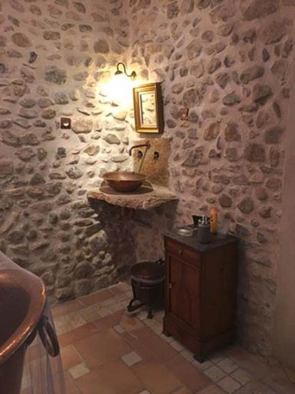 208744530-gallery