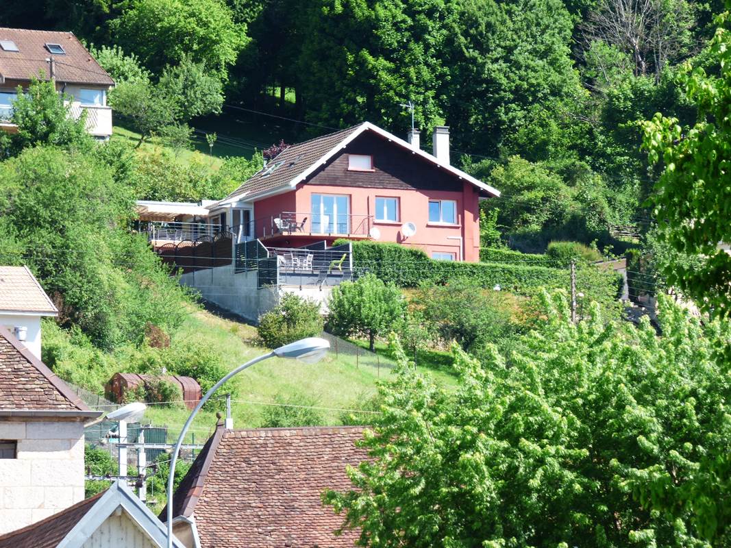 Vue maison 3 Chambres d'Hôtes La Colline aux Yeux Doubs-gallery