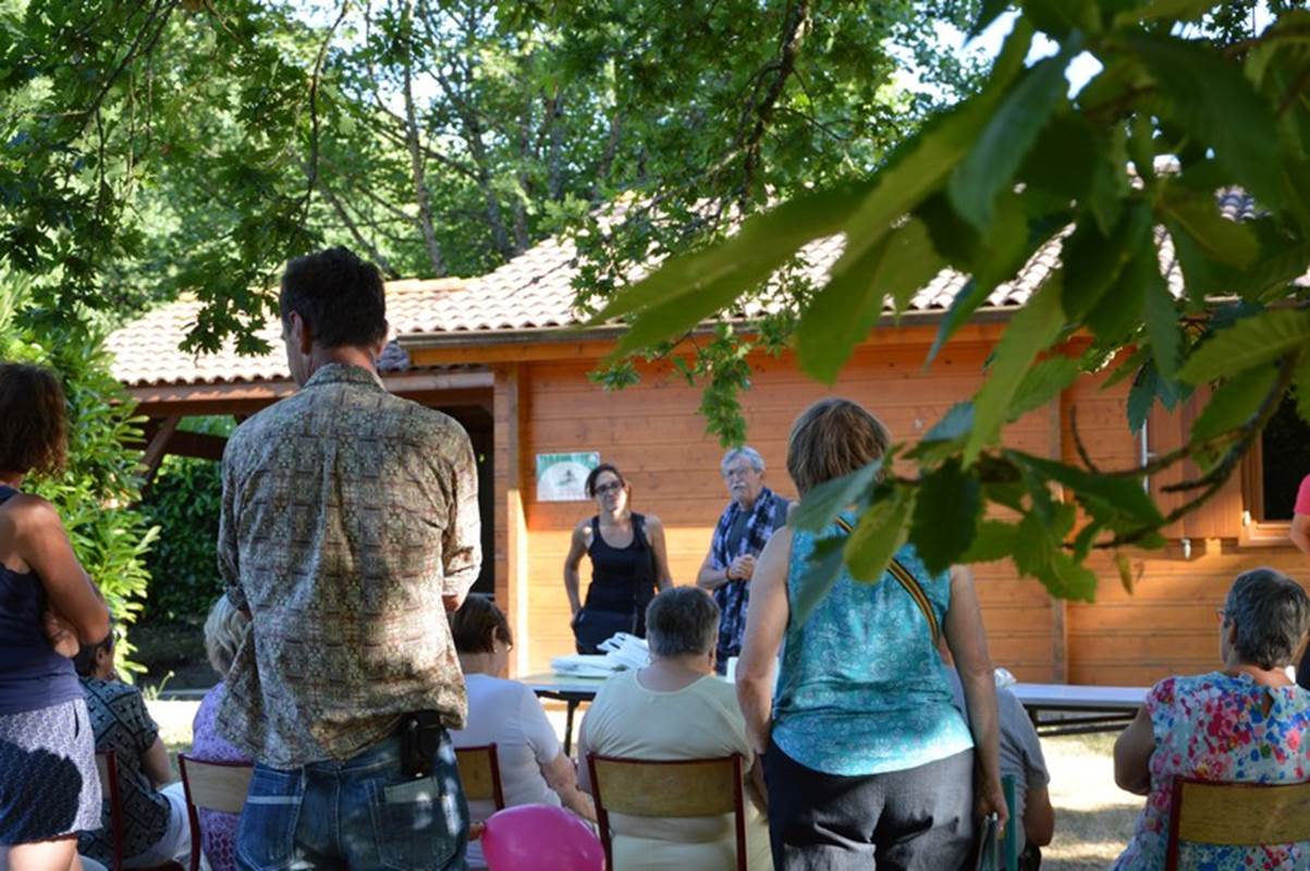 camping de la lande nexon limousin crédit photo office tourisme nexon mont de chalus sortie nature pot d'accueil  (18)-gallery