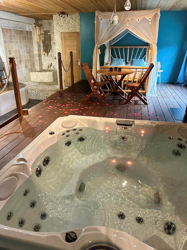 suite avec jacuzzi-gallery